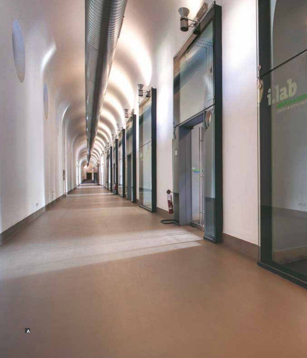 Designboden in Betonoptik, Büro und Arbeiten