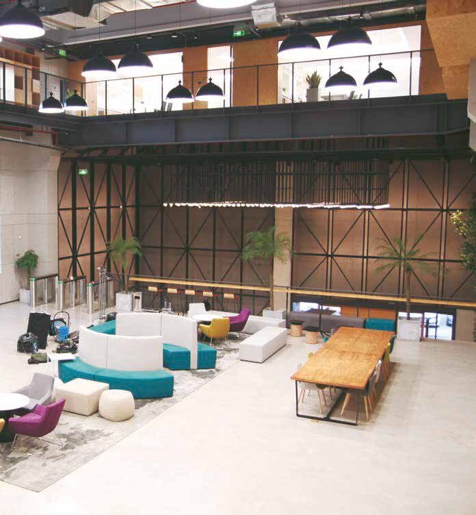 Lounge und Empfangsbereich mit hellem Designboden